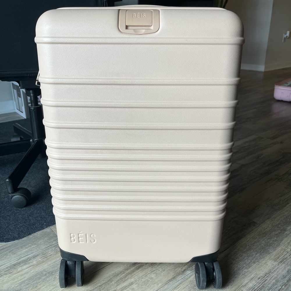 Beis Travel Luggage Carry On